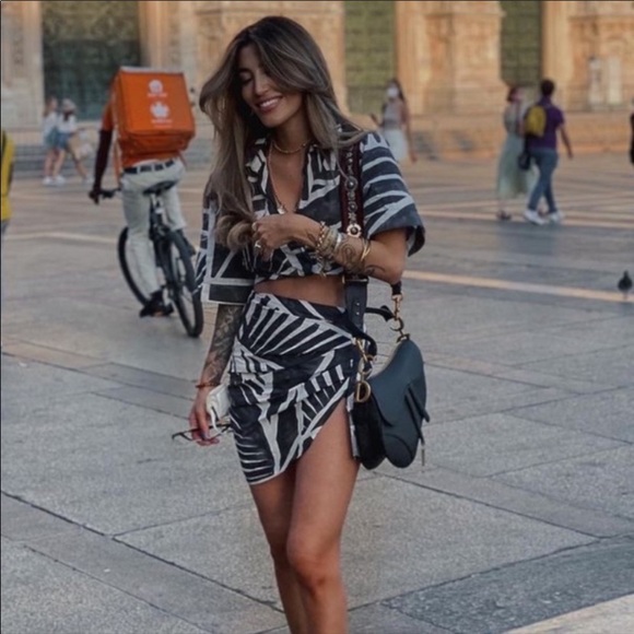 Zara 2 Piece Crop Top and Draped Printed Skirt - Picture 15 of 16